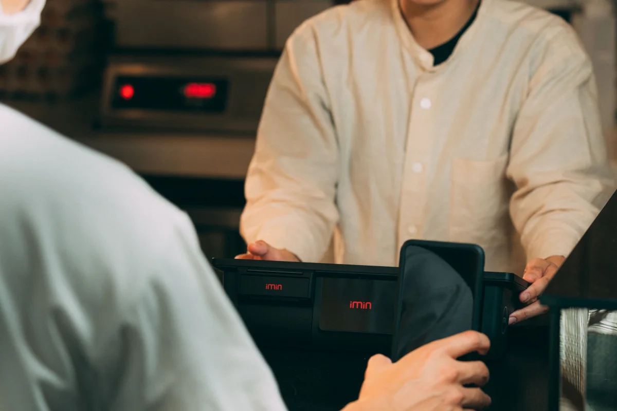 Pagamento digital realizado com um smartphone